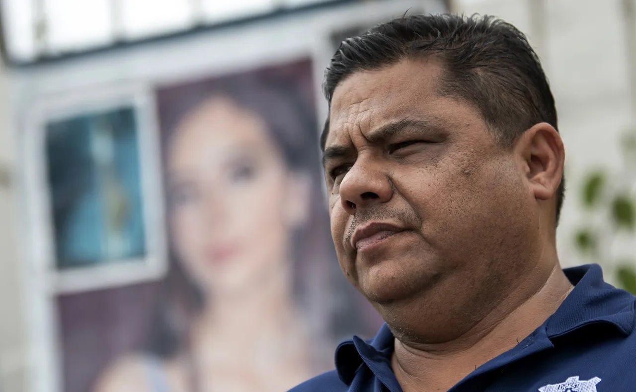 Hombre con fondo de mujer