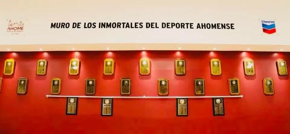 Muro de los inmortales del deporte Ahomense.