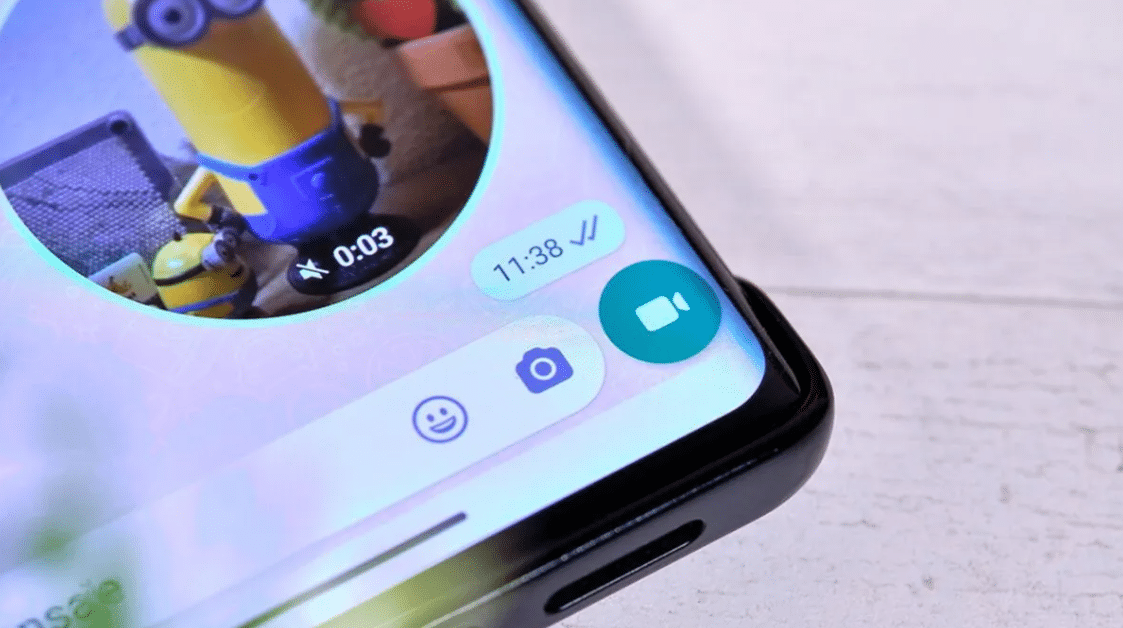 ¿Dónde se almacenan las notas de video en WhatsApp?