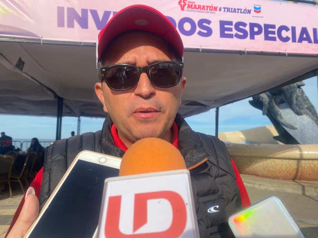 Oficial mayor del ayuntamiento, Rogelio Olivas Osuna,