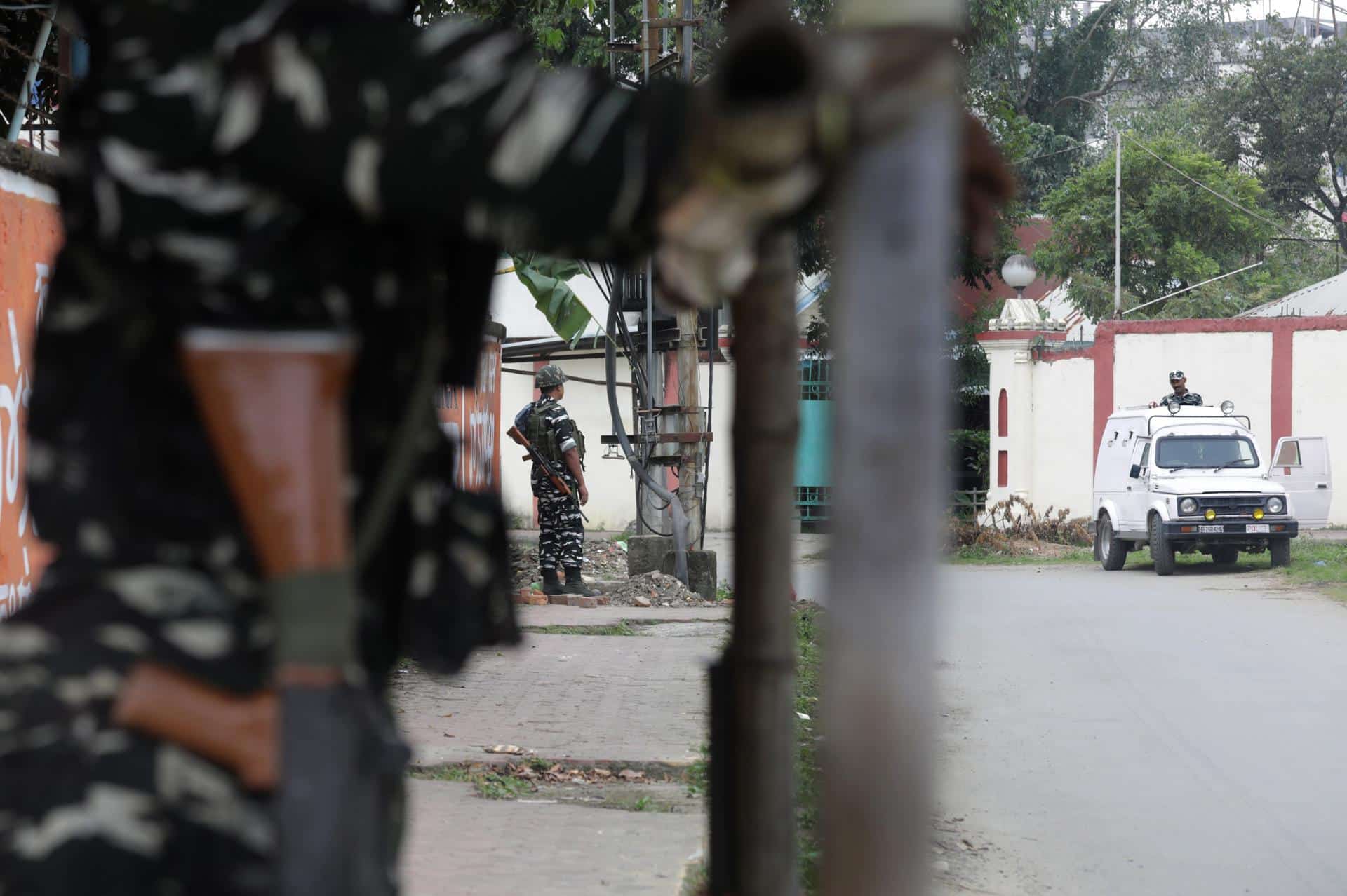 Ola de violencia en India deja 13 personas sin vida