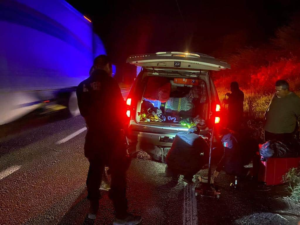 Policías en operativo durante la noche en San Ignacio