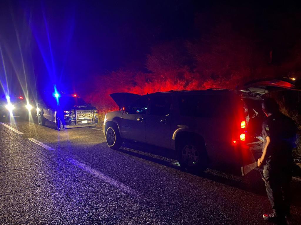 Policías en operativo durante la noche en San Ignacio