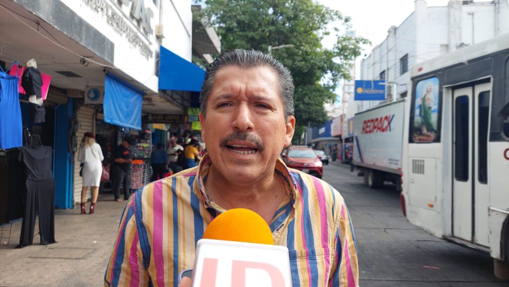 Óscar Sánchez Beltrán, dirigente de la Unión de Locatarios del Centro de Culiacán (ULCC), en entrevista con LD