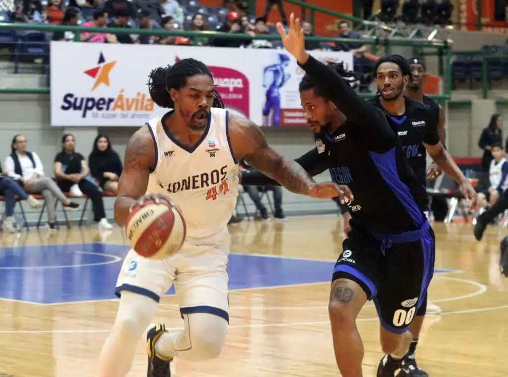 Quintin Alexander, basquetbolista extranjero de Pioneros de Los Mochis