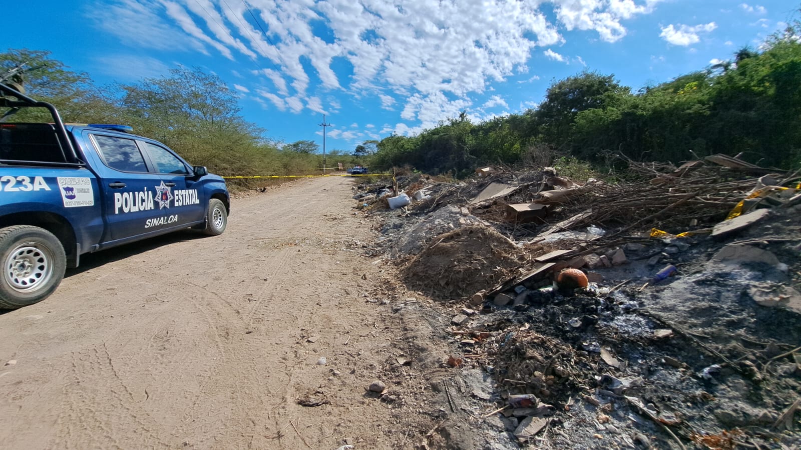 Lugar donde fueron encontrados asesinados y envueltos en hule negro los cuerpos de tres hombres