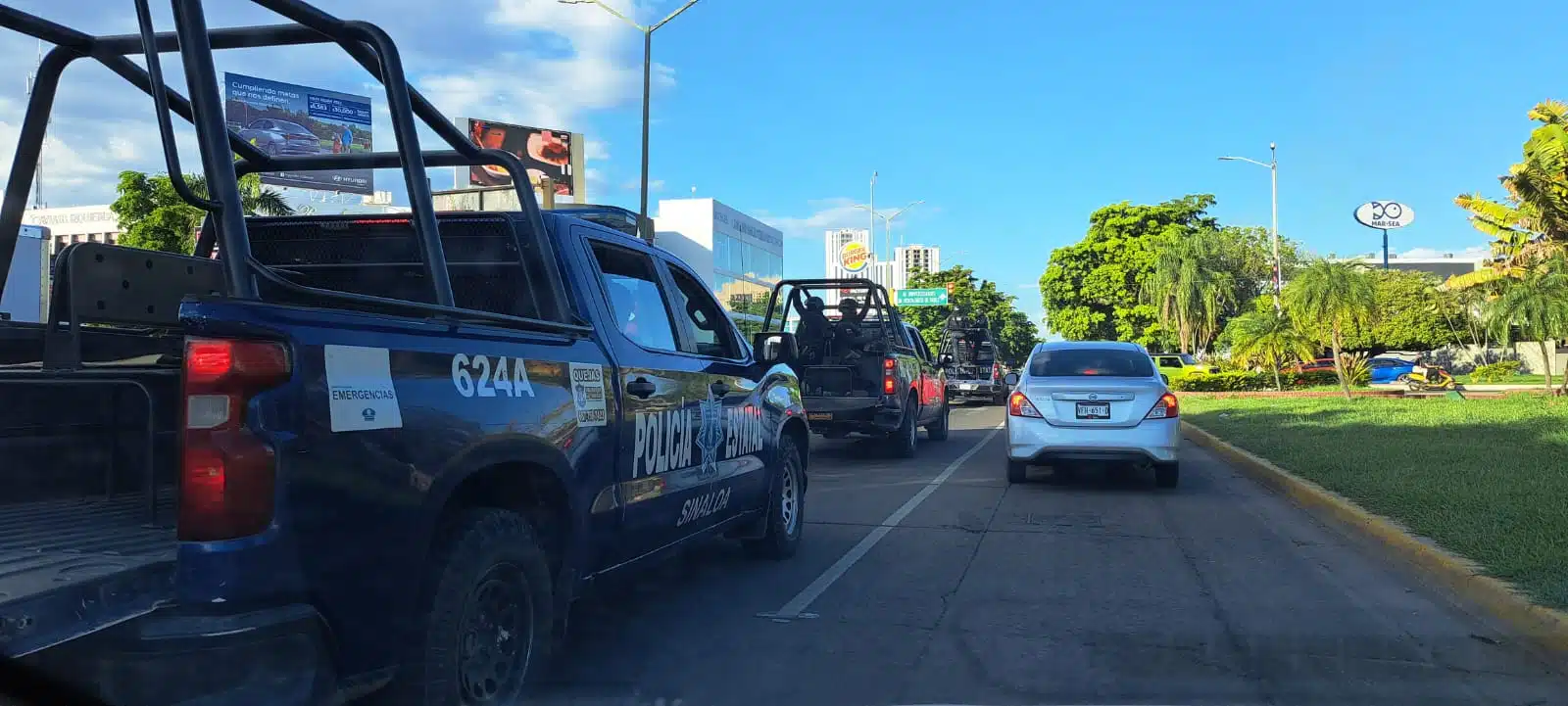 Camioneta de la Policía Estatal de Sinaloa