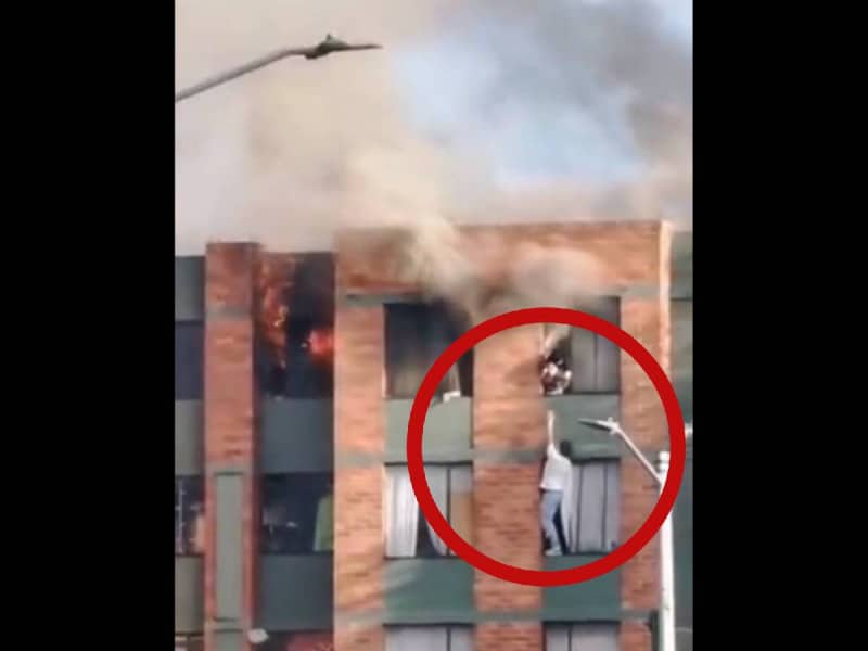 Rescate de niña y su mascota durante incendio