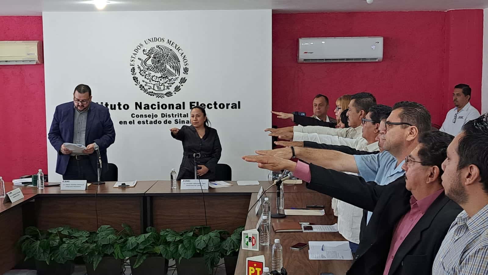 Rinde protesta el CDE 03 del INE