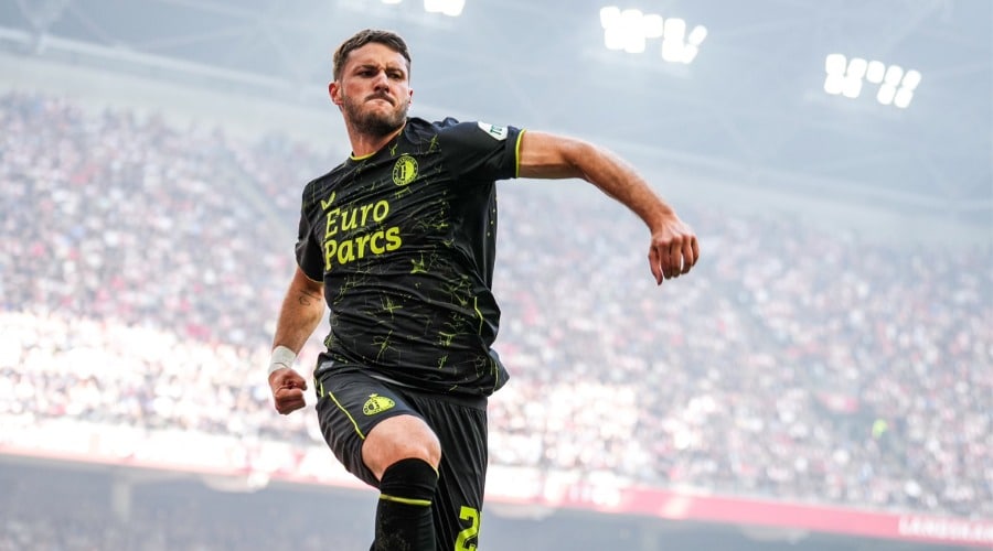 Futbolista Santiago Giménez