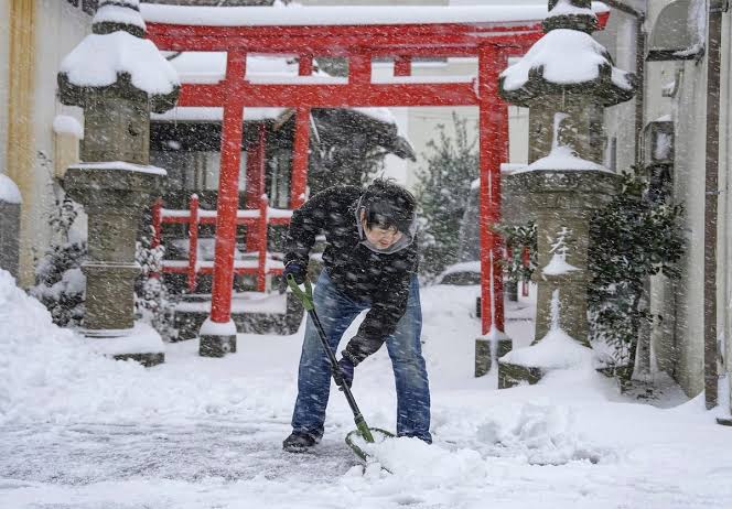 Seúl registra su peor nevada en los últimos 40 años