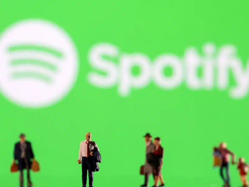 Spotify despide a mil 500 empleados