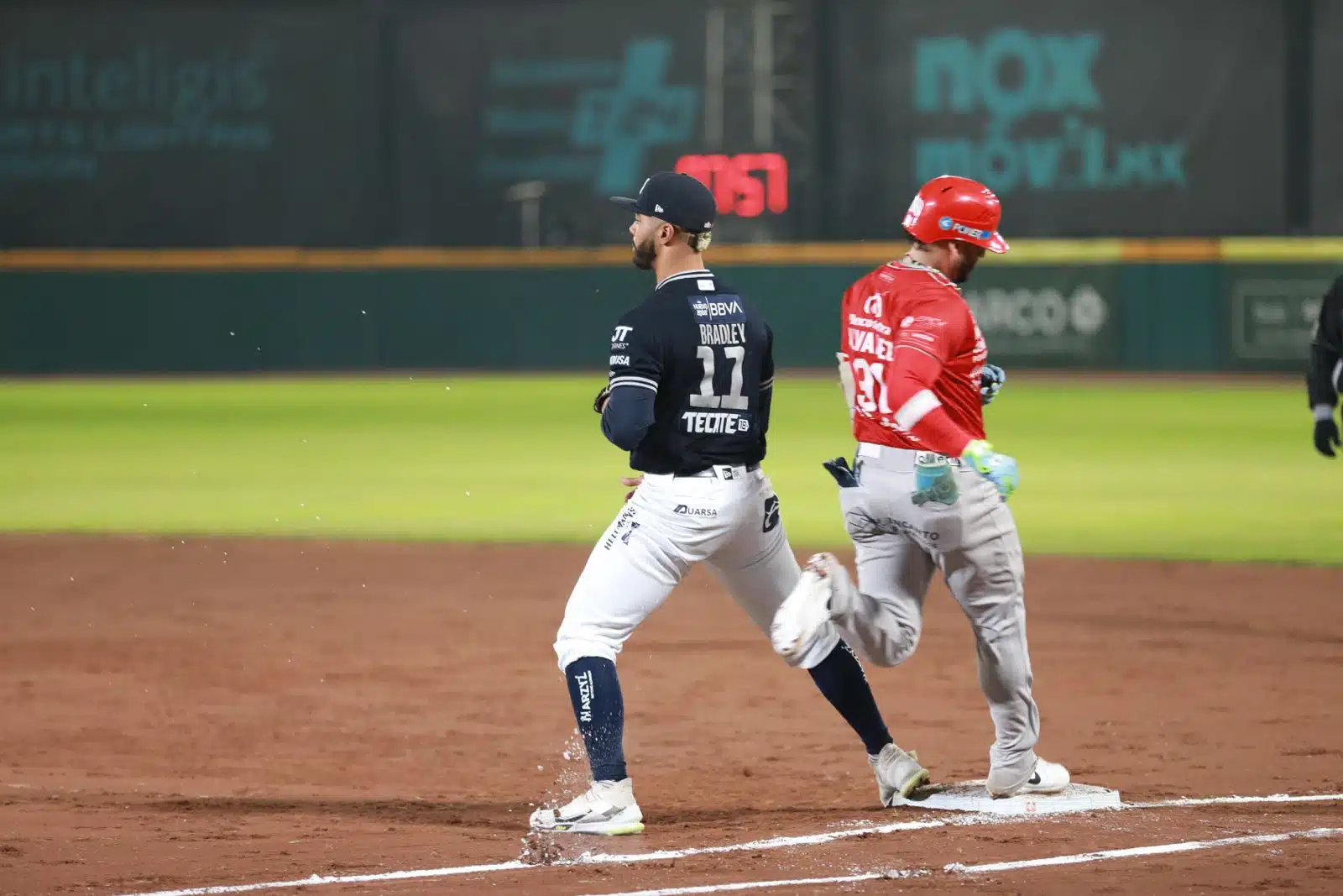 Sultanes sale con los brazos en alto ante Venados