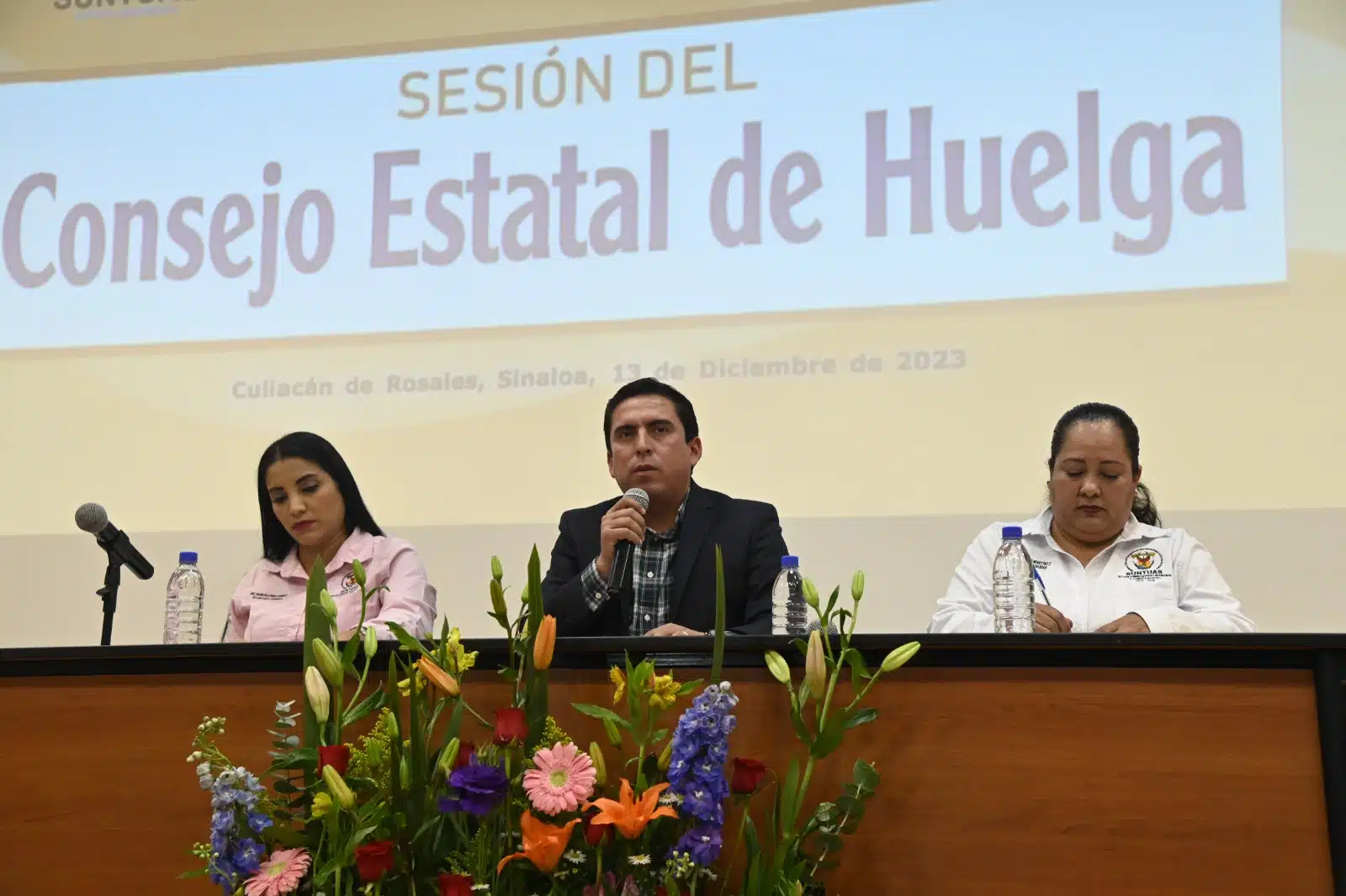 3 personas en el Consejo Estatal de Huelga en Culiacán