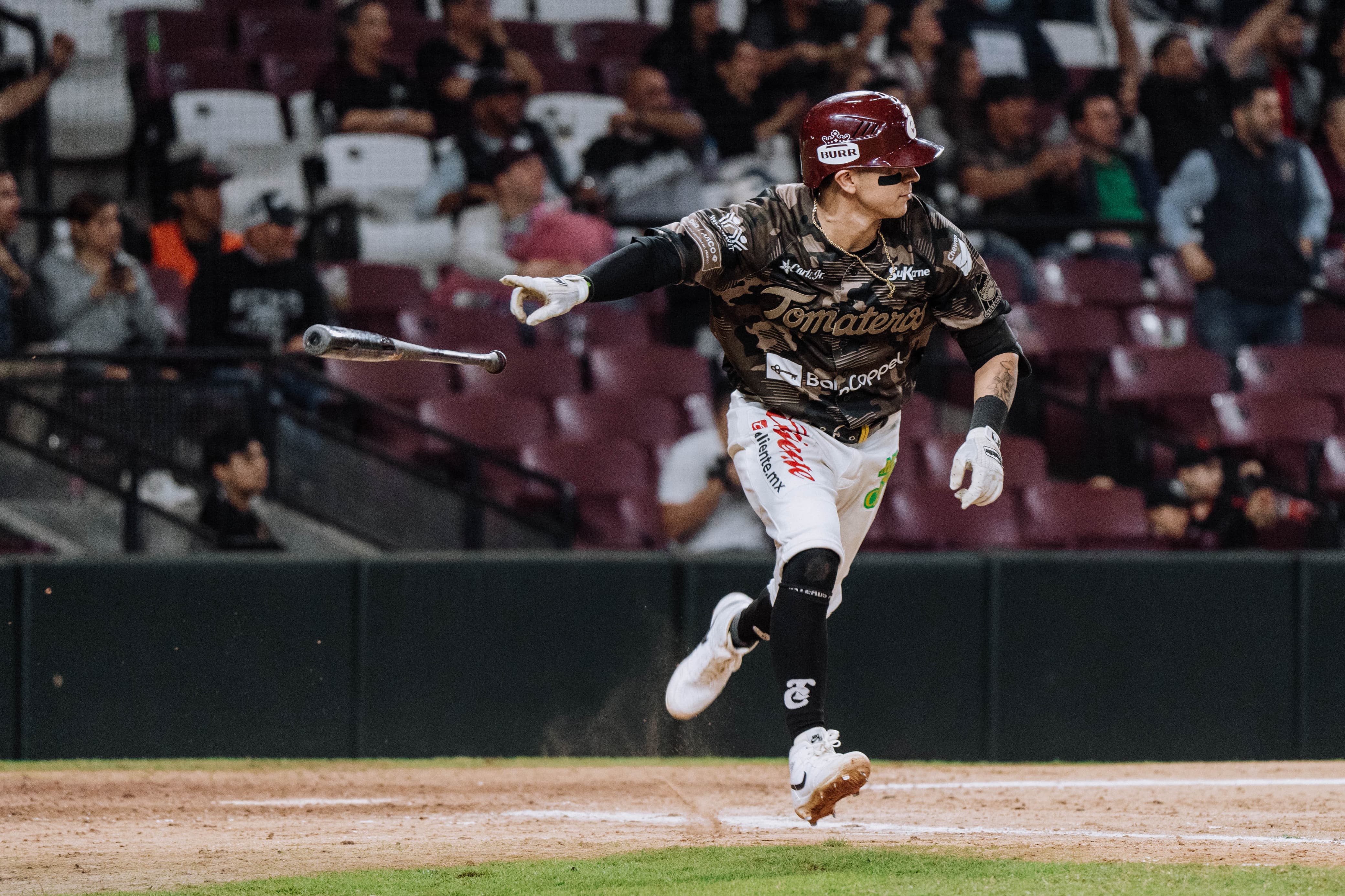 Tomateros de Culiacán dejó en el terreno a Venados de Mazatlán .