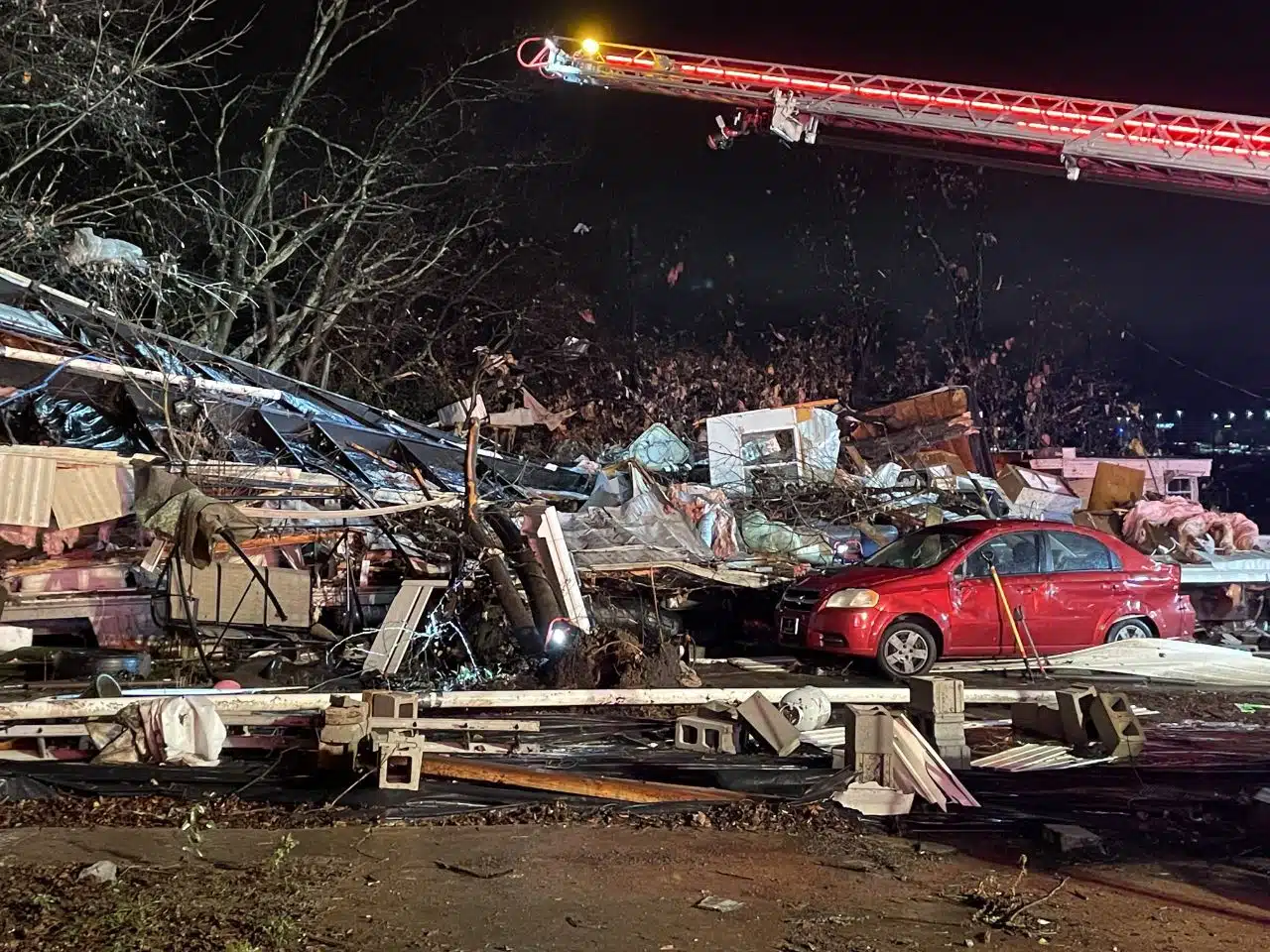 Tornados en Tennessee dejan 6 muertos y decenas de heridos