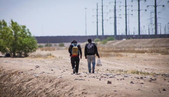 Alertan por estafas a familias de migrantes con IA