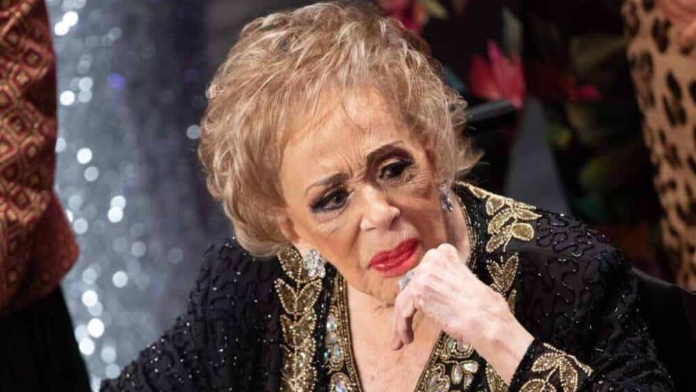 Trasciende que Silvia Pinal se encuentra hospitalizada y en terapia intensiva