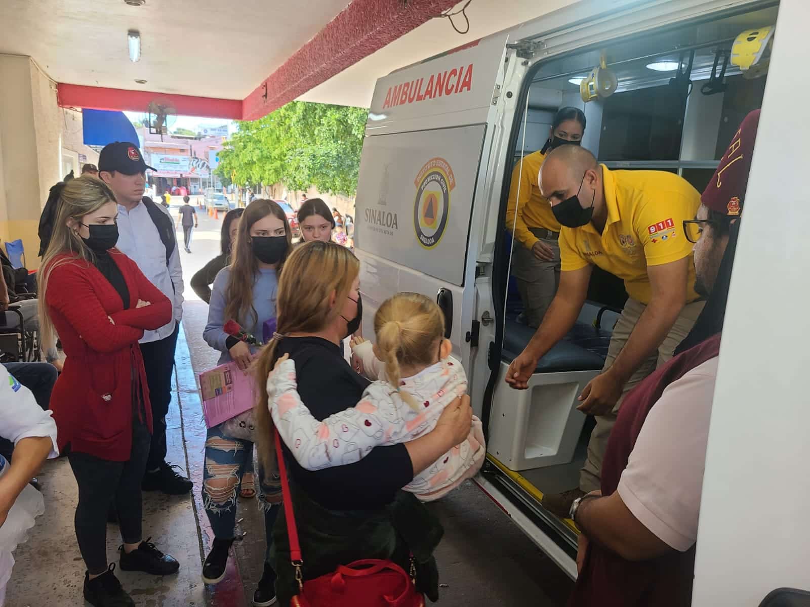 Traslado de menor quemada en Culiacán