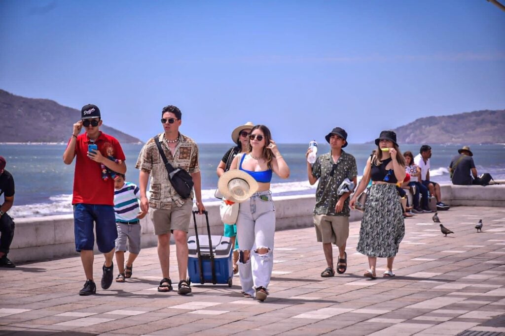 Turistas en Mazatlán.