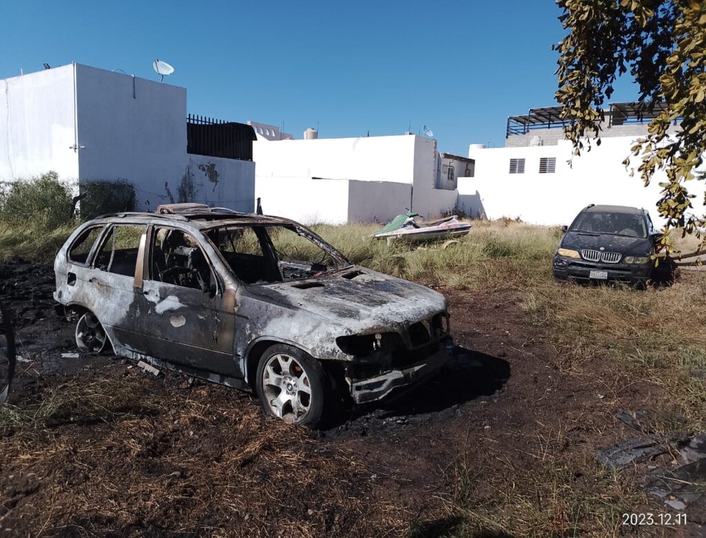 Vehículo BMW se incendió en Culiacán