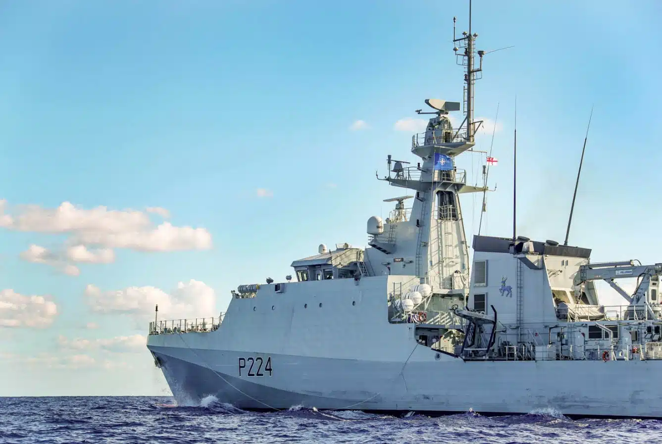 Venezuela moviliza militares ante “amenaza” de buque británico en Guyana