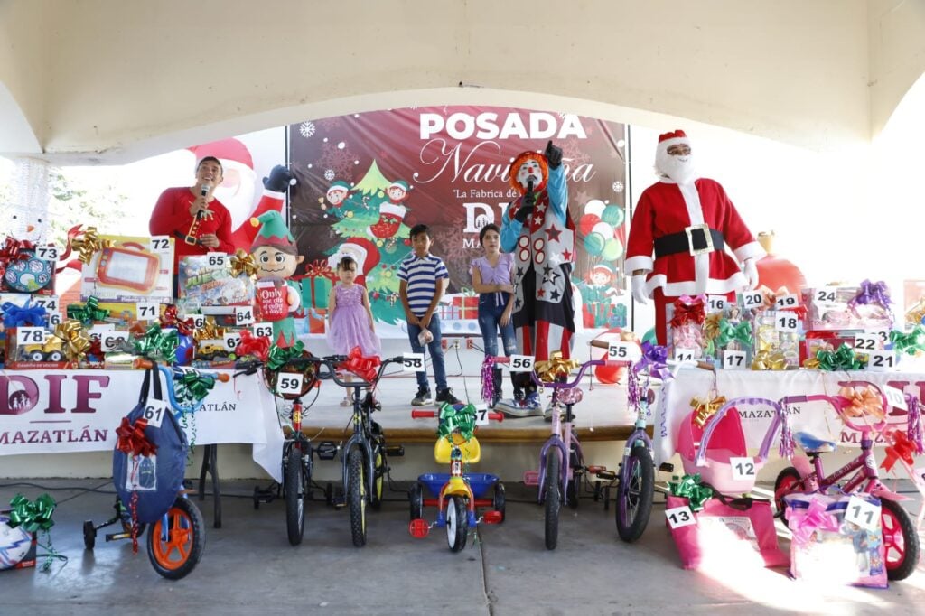 Gobierno y DIF Mazatlán dan inicio a las posadas navideñas en colonias populares y zonas rurales