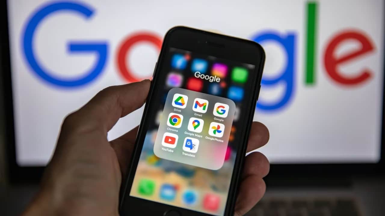 Celular con aplicación de Google