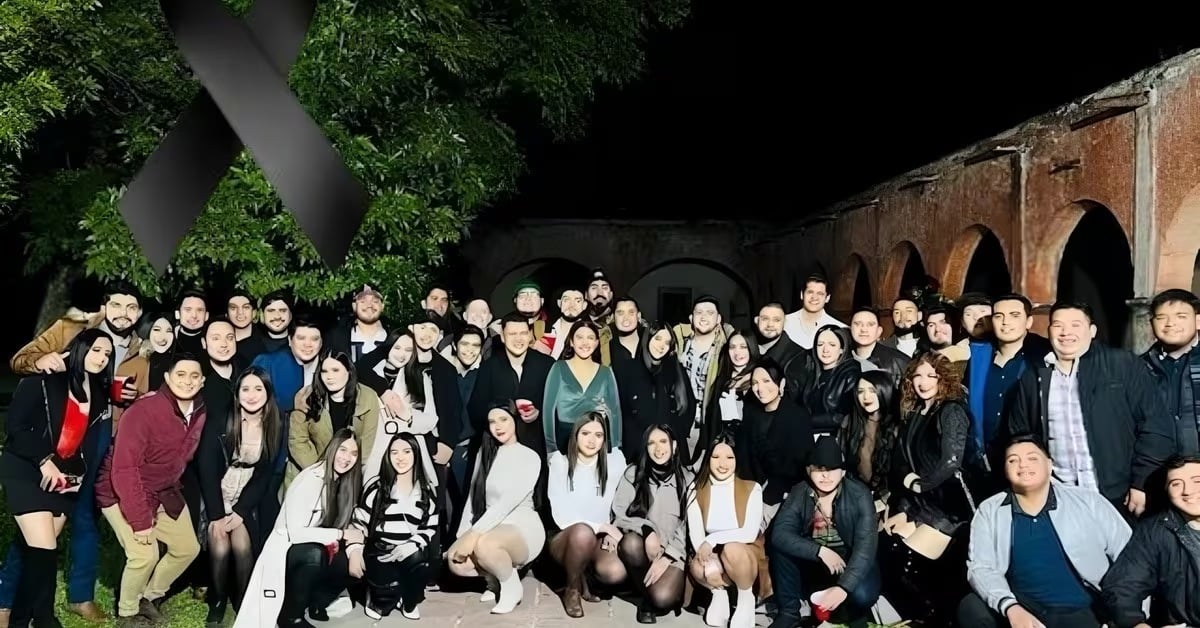 Jóvenes tomándose la foto del recuerdo