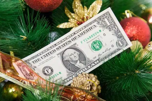 dolar en árbol de navidad
