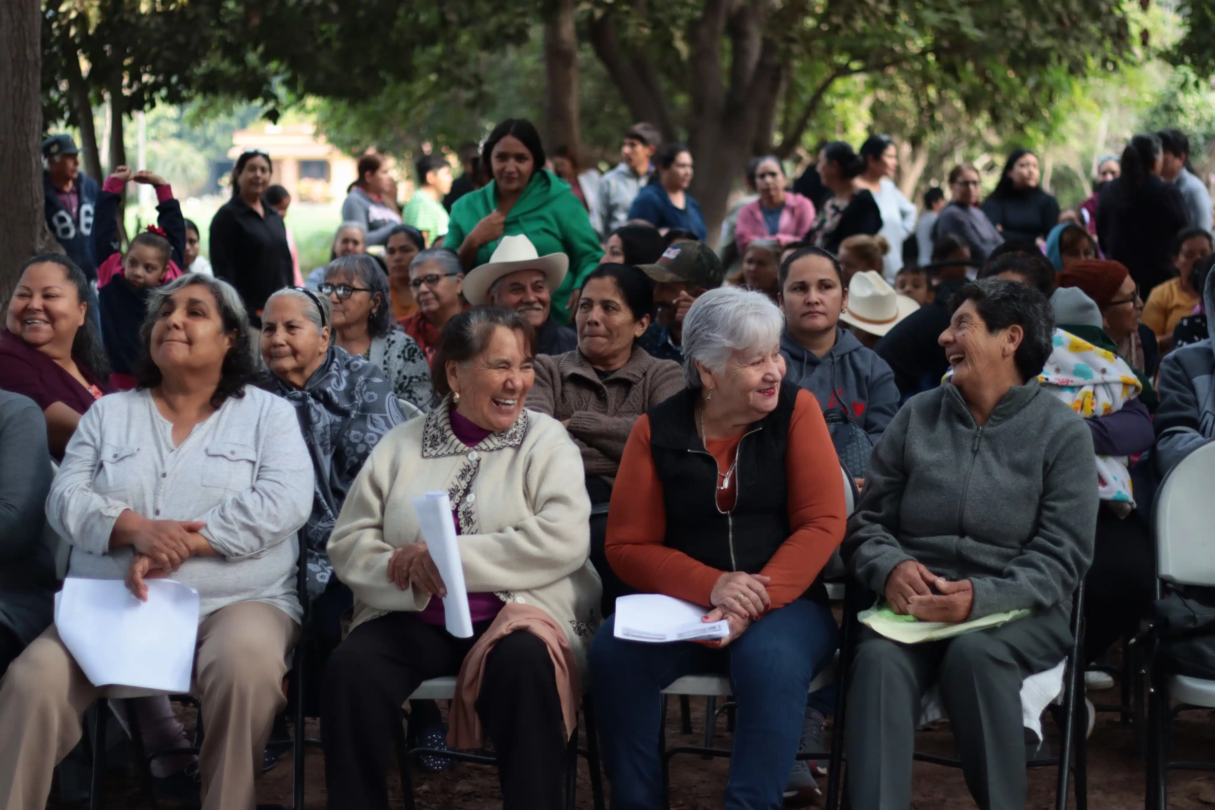 Vecinos de La Despensa durante la jornada de Bienestar en tu Comunidad