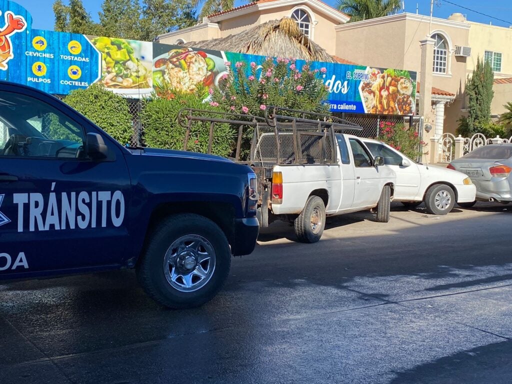 Policía de tránsito en zona de choque