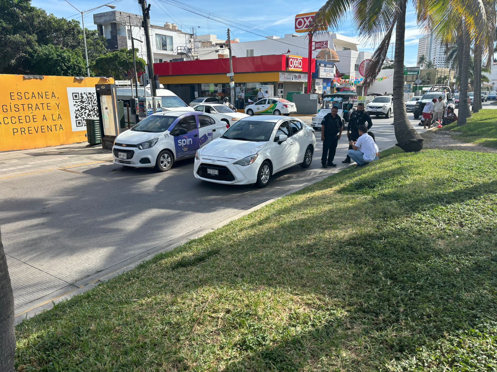 Autos parados tras accidente