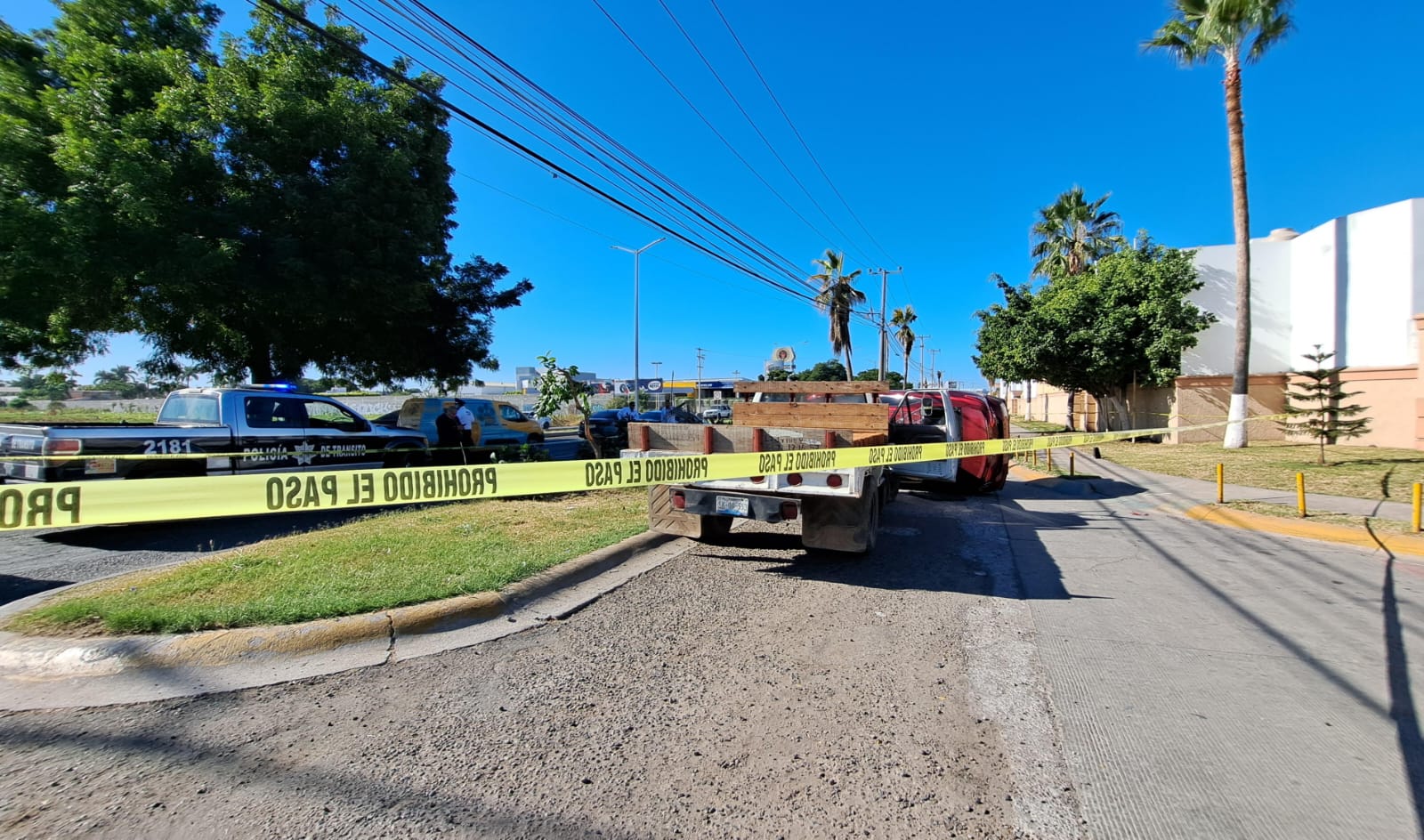 Cinta amarilla delimitando la zona del accidente.