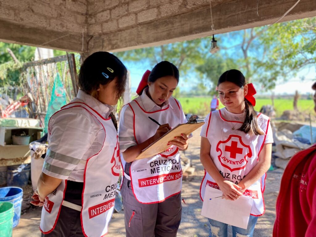 Jóvenes voluntarias de Cruz Roja Mexicana en Guasave