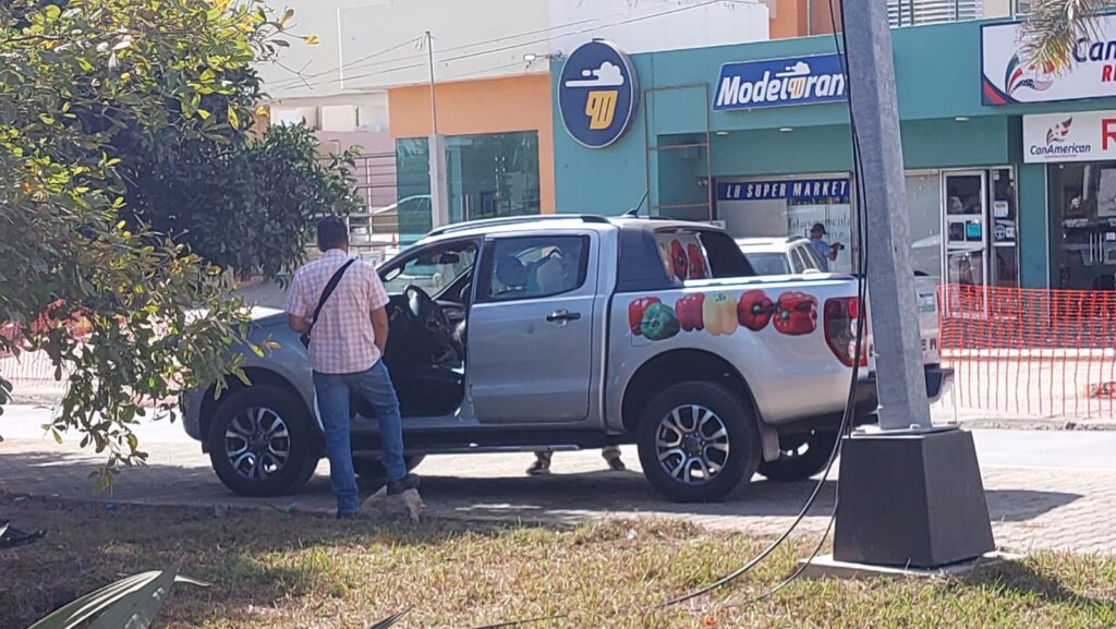 Muere hombre atacado a balazos por la autopista Mazatlán-Culiacán.