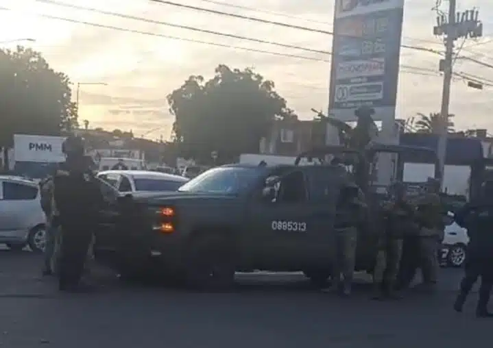 Vehículo del Ejército Mexicano en el lugar del accidente