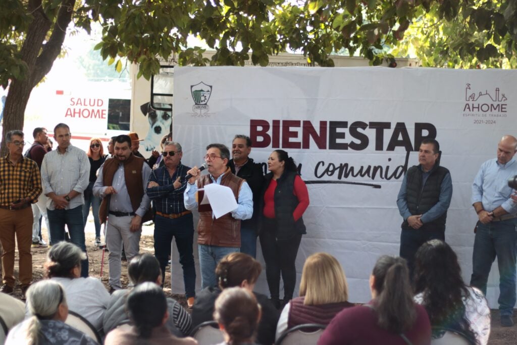 Vecinos de La Despensa durante la jornada de Bienestar en tu Comunidad