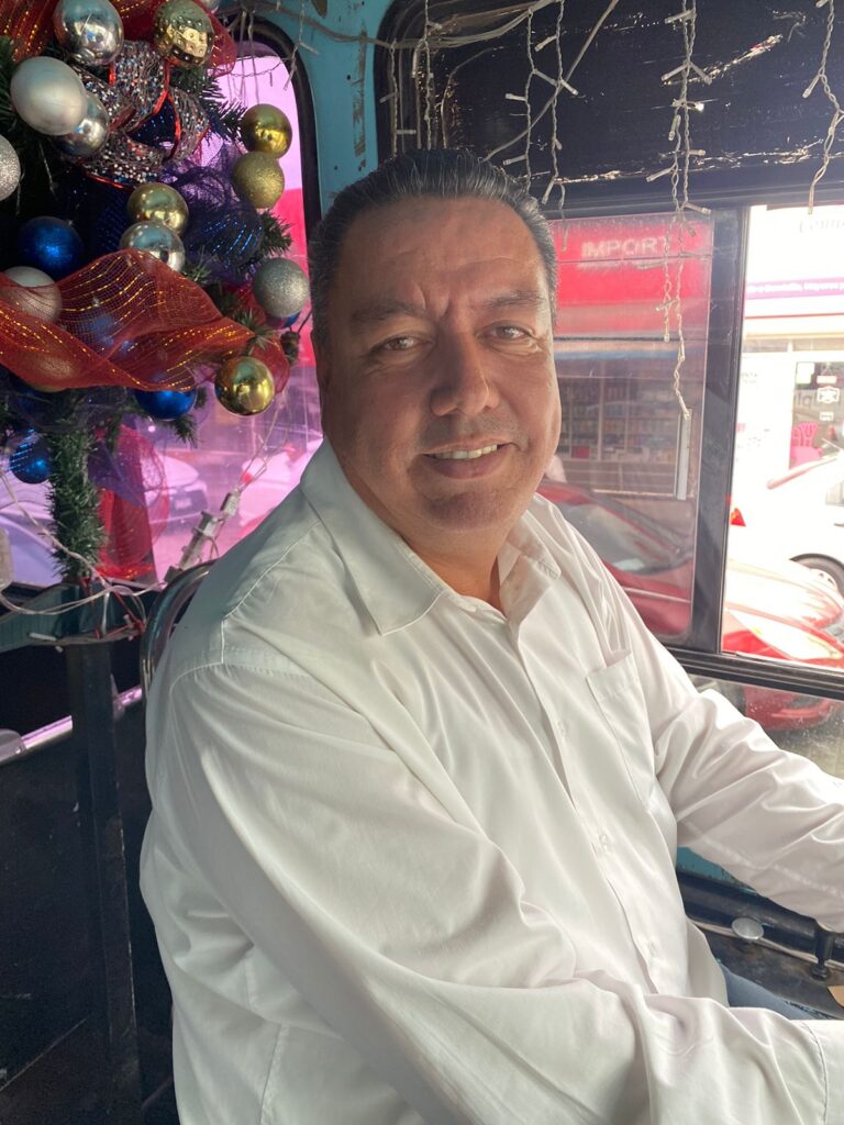Rubén Darío Ortiz Guerrero, chofer del "camión de Santa Claus" en Los Mochis