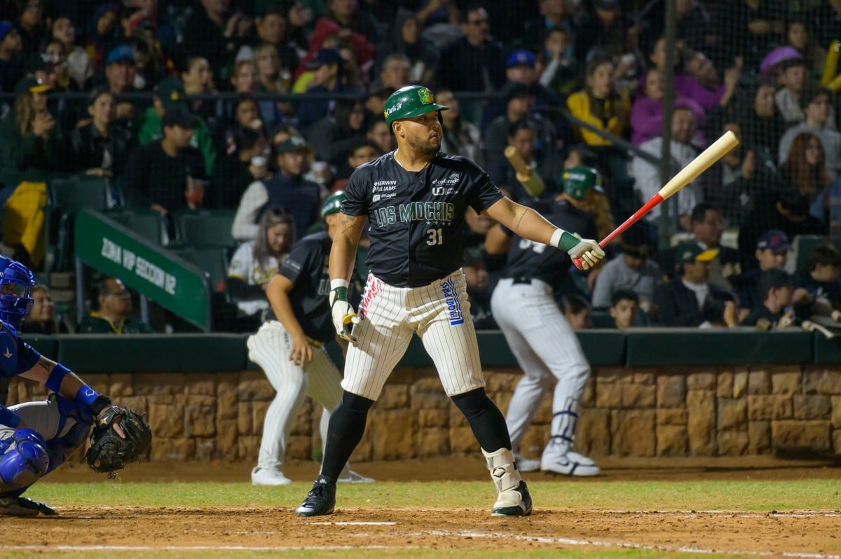 El bigleaguer mexicano fue el entrevistado por RSN al final del tercero de la serie; anotó 3 carreras en noche de doblete y sencillo