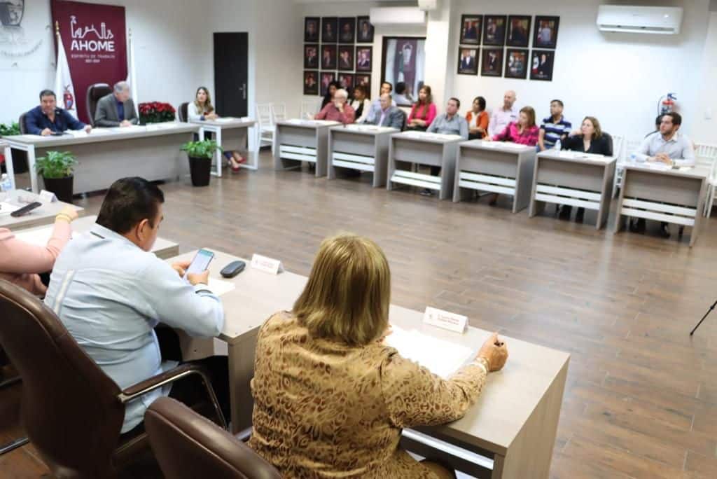 Sesión ordinaria de cabildo en el Ayuntamiento de Ahome