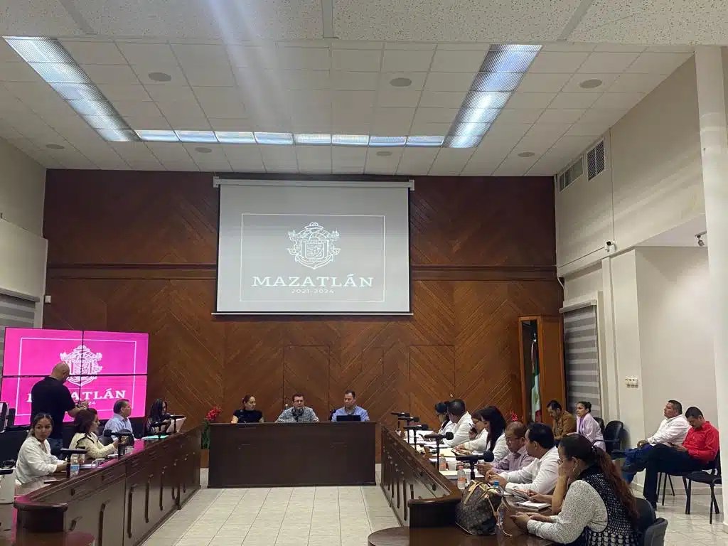 Reunión entre funcionarios, cuerpos regidores y los representantes del Stasam