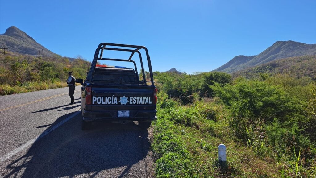 Camioneta de la policía Estatal