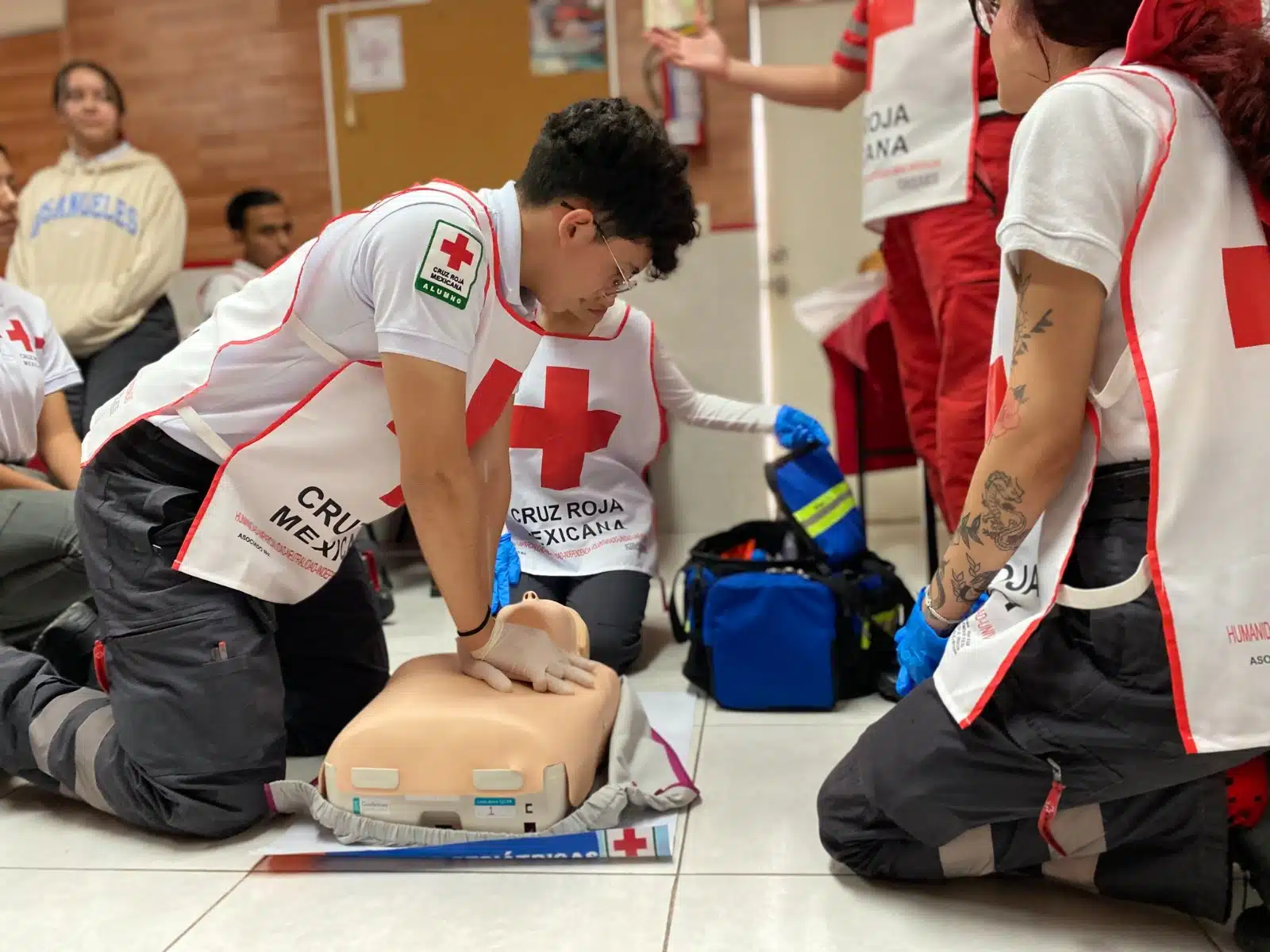 La coordinación de capacitación de la delegación Guasave de Cruz Roja, tiene abierta la convocatoria para futuros Técnicos en Urgencias Medicas