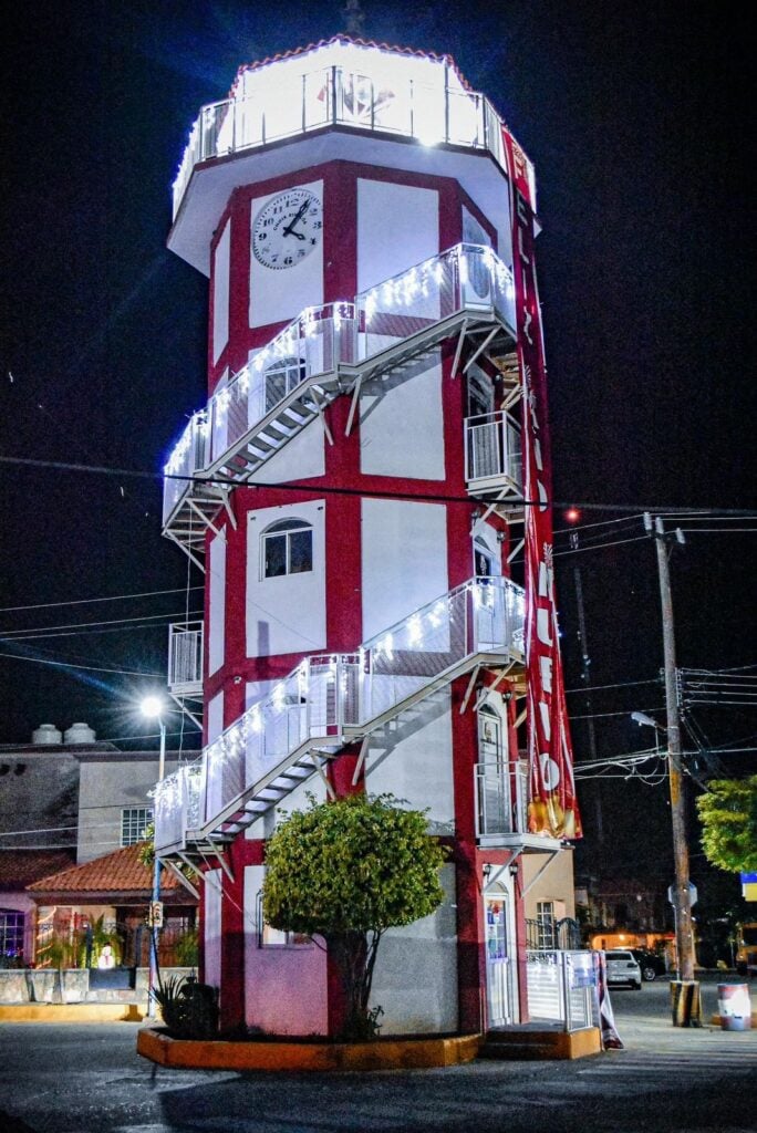 Municipio de choix adornado para estas festividades.