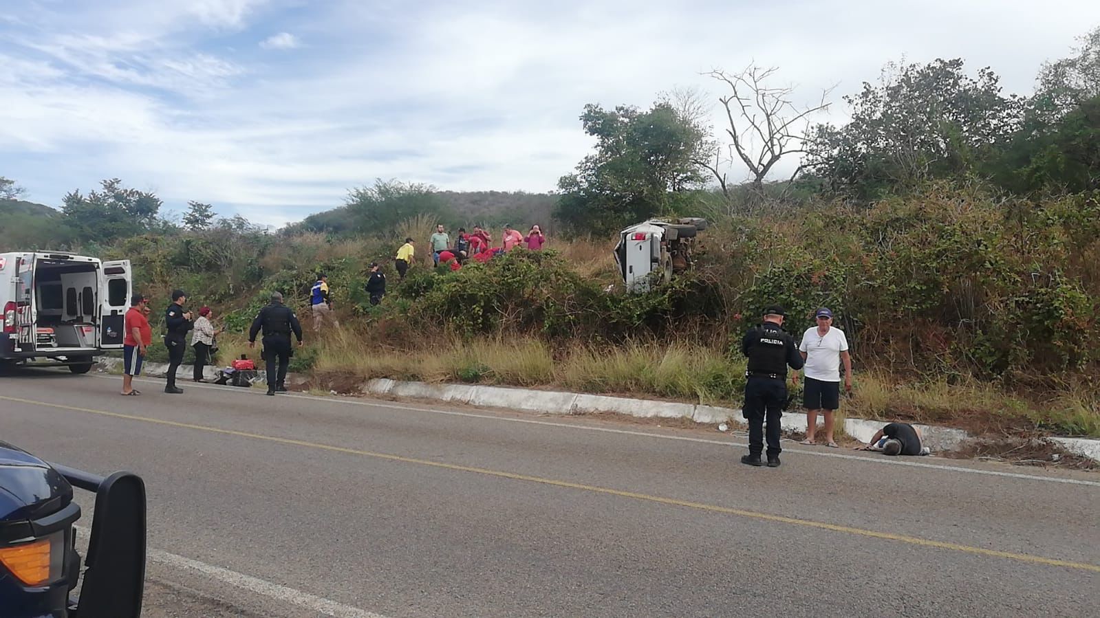Autoridades y testigos en el lugar de los hechos