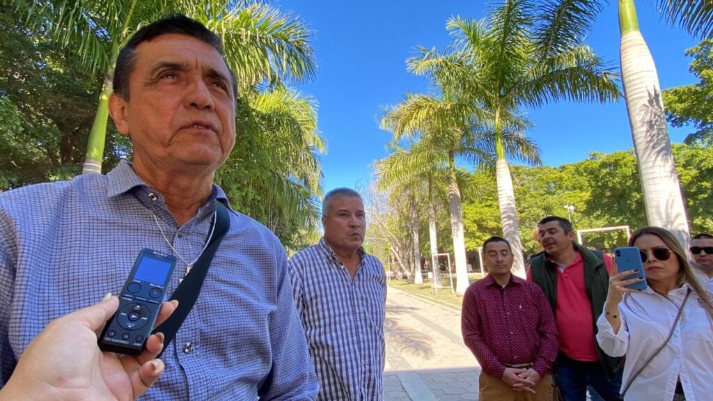 Manifestantes de la Unidad Regional Guasave de la UAdeO