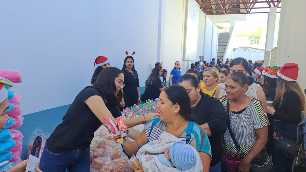 Gala navideña del Foden, en Mazatlán.