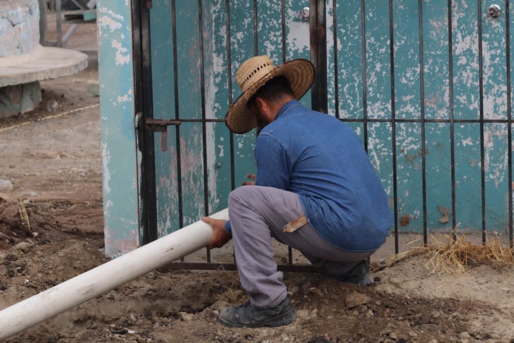 Trabajos de rehabilitación y mantenimiento en áreas deportivas