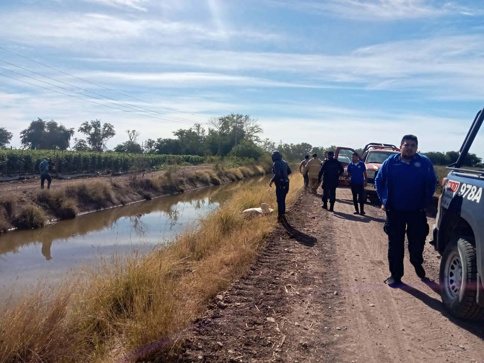 Policía Municipal en canal de Elota